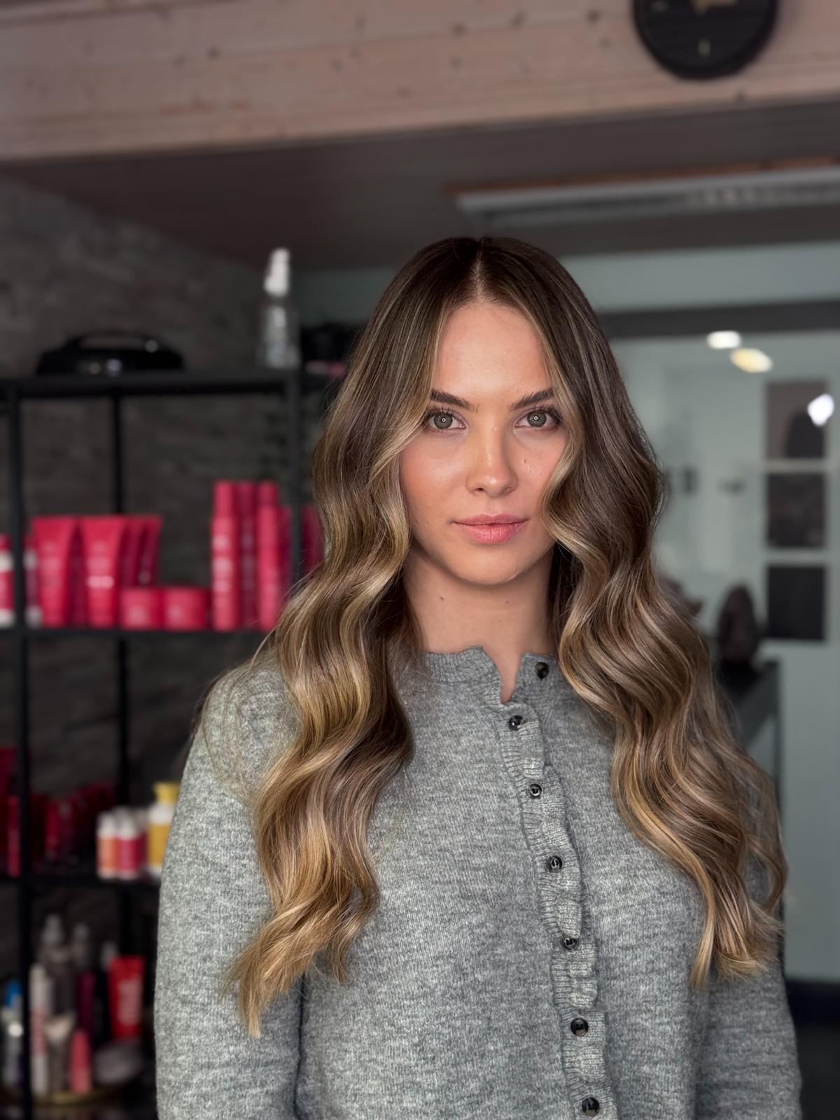 Frisur von Andreia Costa Hairartist, Coiffeur in Oetwil am See