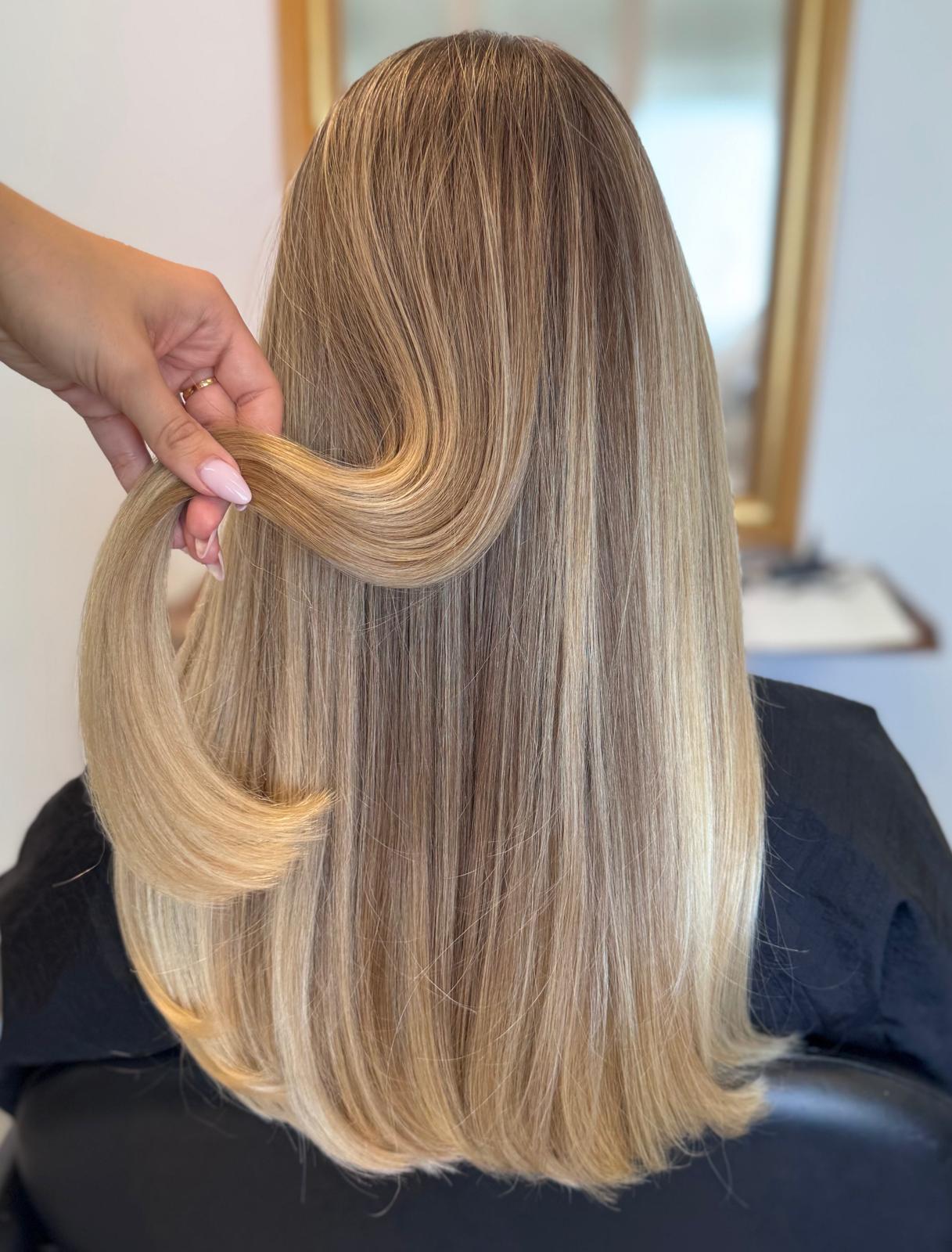 Frisur von Andreia Costa Hairartist, Coiffeur in Oetwil am See
