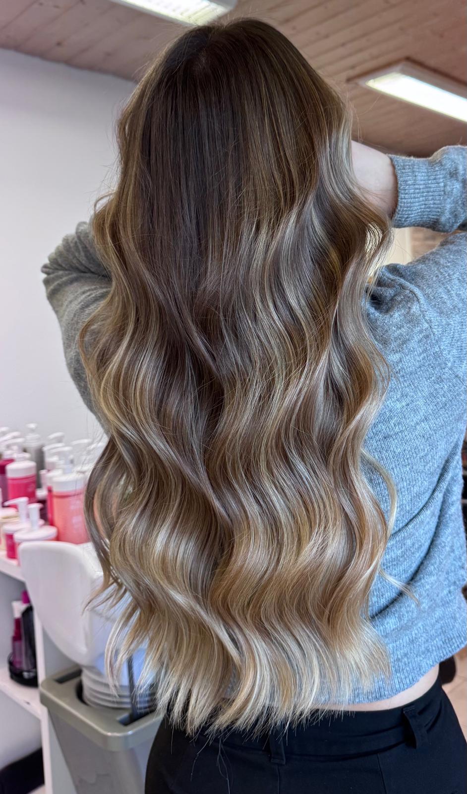 Balayage in Blondtönen, gestylt von Andreia Costa Hairartist in Oetwil am See